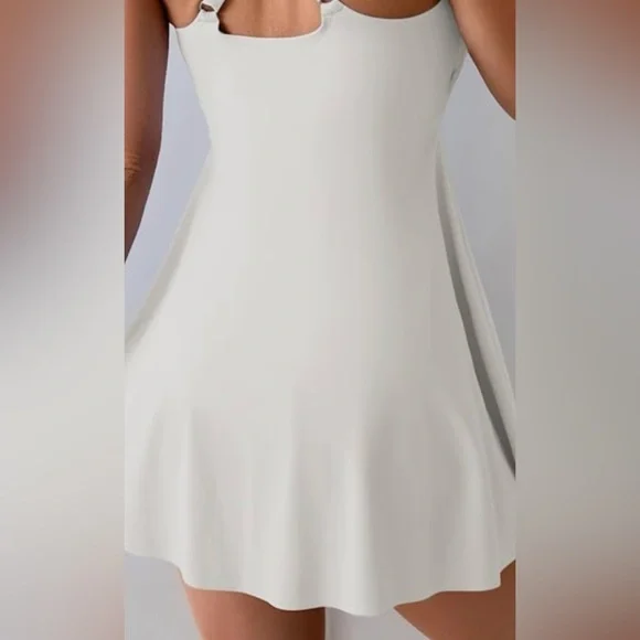 White 1 piece lined tummy control flowy swim dress. XL - Picture 2 of 3